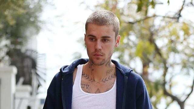¿Qué le pasa a Justin Bieber? El terrible video que publicó prendiendo fuego su propia marca de ropa, Drew House