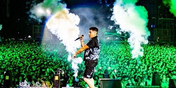 El Duki se presenta en Plaza de la Música. (Instagram)