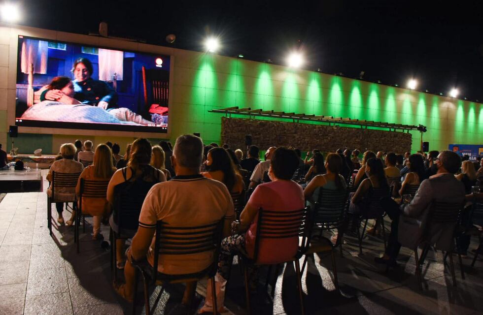 Un hombre sufrió un infarto viendo el partido de la Selección Argentina y lo atendió un político mendocino