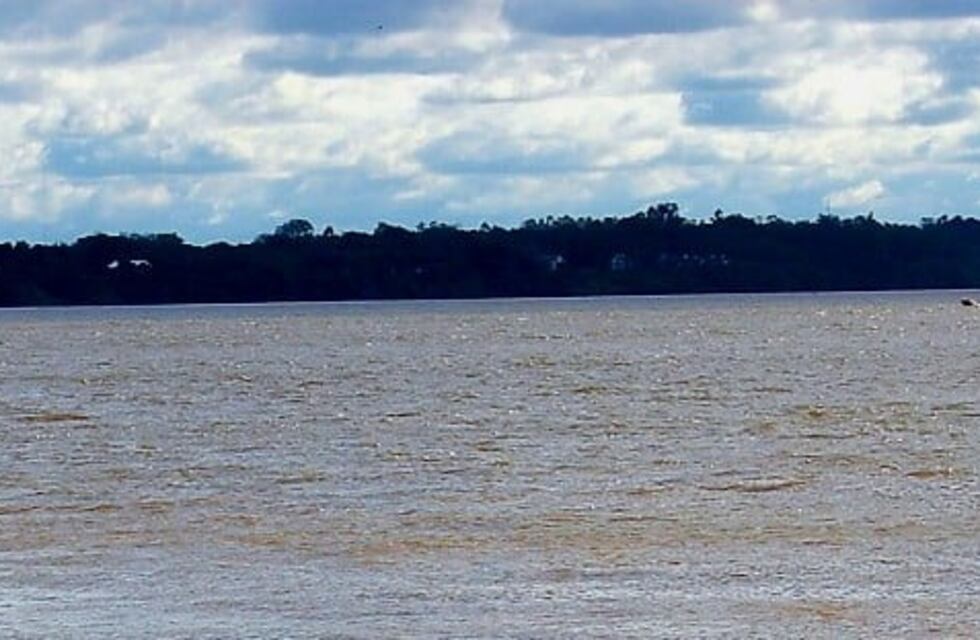 Prefectura busca a un canoero misionero que desapareció en el río Paraná