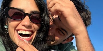 A los besos en el agua: las fotos de las románticas vacaciones de Lali Espósito y Pedro Rosemblat