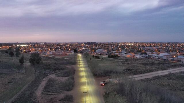 Finalizó la obra de iluminación del camino hacia Puerto Rosales