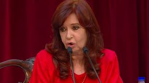 Cristina Kirchner volvió a confrontar contra el gobierno de Milei y la gestión de Mauricio Macri para hacer alusión a la pobreza en la Argentina. Foto: Los Andes