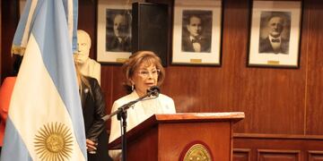 La Dra. Marta Yolanda Tejerizo fue distinguida como Profesora Consulta de la UNT.