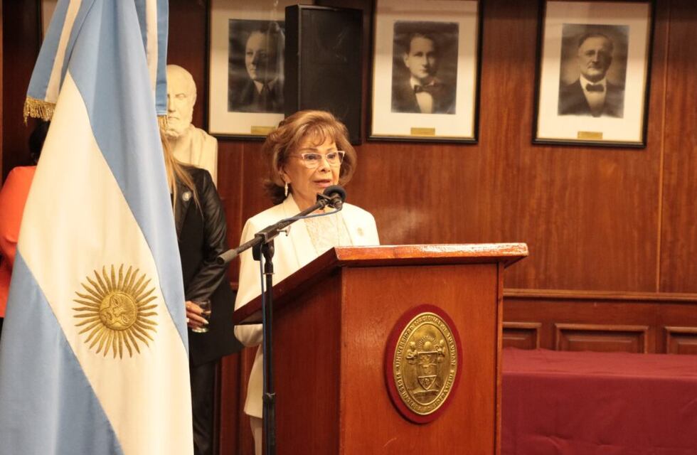 Designan “Profesora Consulta” a la doctora Marta Tejerizo