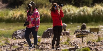 Turismo en Malargüe, laguna de la Niña Encantada. Archivo