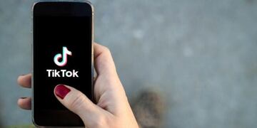 Cuál es la nueva herramienta de TikTok que identifica contenido hecho por la Inteligencia Artificial.