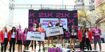 Entrega de premios a los ganadores de los 21 K de Rafaela