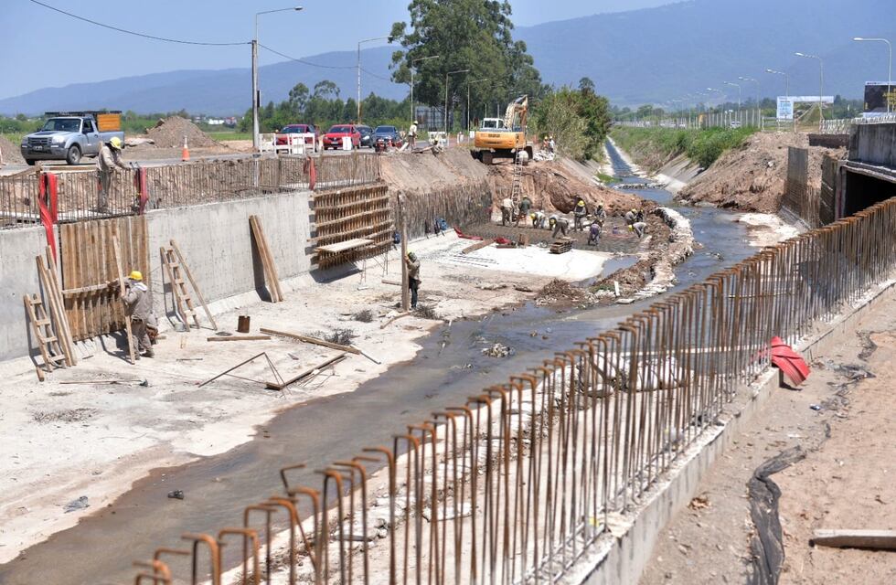 Visita internacional: autoridades del Banco Mundial evaluaron el desarrollo de obras hídricas en la provincia