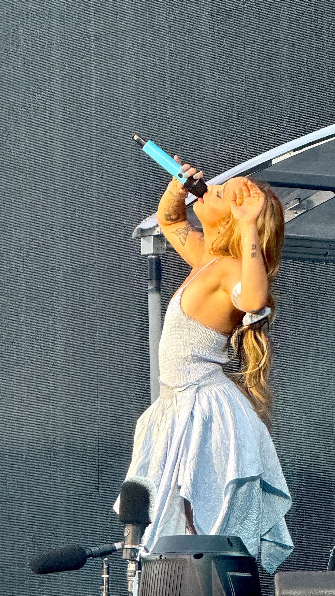 La cantante como telonera de Shakira.