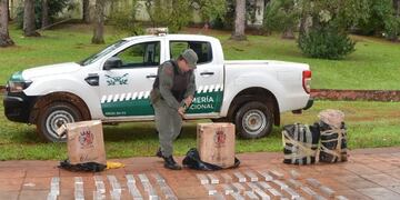 Eldorado: Gendarmería Nacional incautó contrabando de cigarrillos y marihuana.