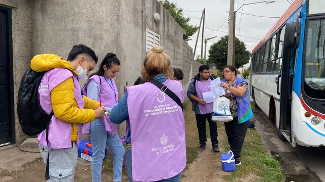 Personal sanitario recorre los barrios.