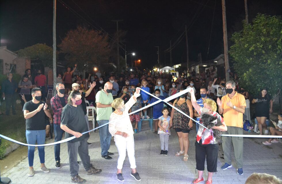 Quedó inaugurado el adoquinado de la calle Juncal Este en Carlos Paz