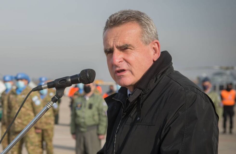 Agustín Rossi dejará su cargo y pidió que Omar Perotti se tome licencia