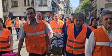 El operativo incluyó evacuación, atención médica y la participación de brigadistas internos junto a fuerzas de seguridad.