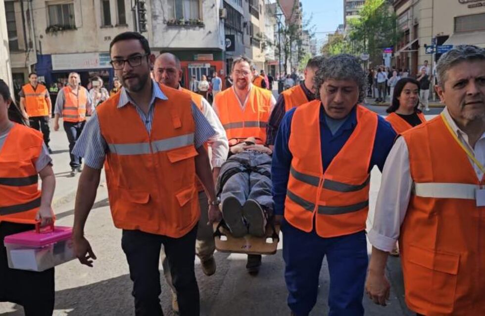Casa Central del IPSST fue escenario de un simulacro de evacuación masiva