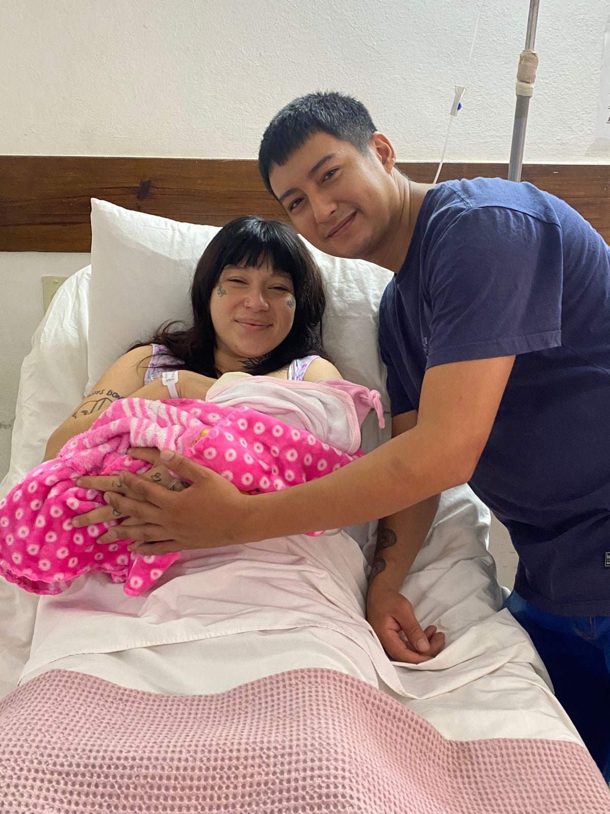 Primer nacimiento del año. Hadda con sus padres.