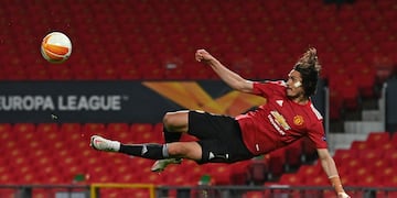 Edinson Cavani la rompe en Inglaterra y cada vez está más lejos de Boca.