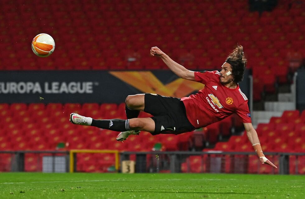 Edinson Cavani brilla en Manchester United y se aleja de Boca