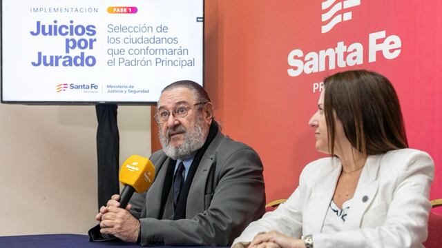 El secretario de Justicia de la provincia, Santiago Mascheroni, y la subsecretaria de Relaciones con el Poder Judicial, María Florencia Blotta