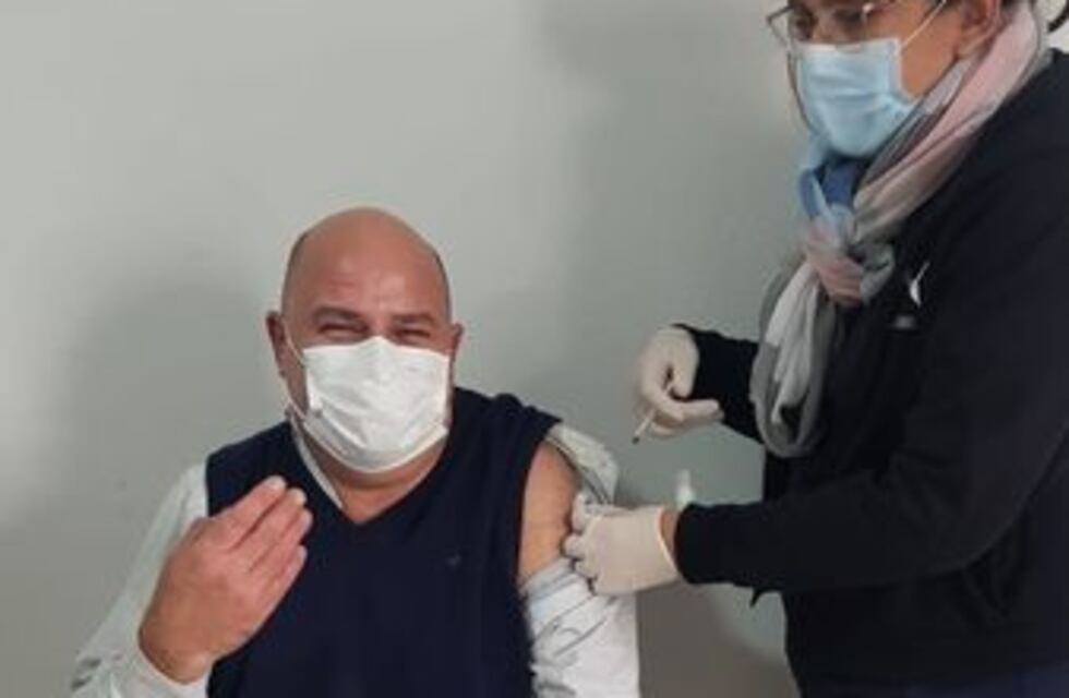 El Presidente de la Comuna de Pujato recibió la vacuna contra el COVID-19