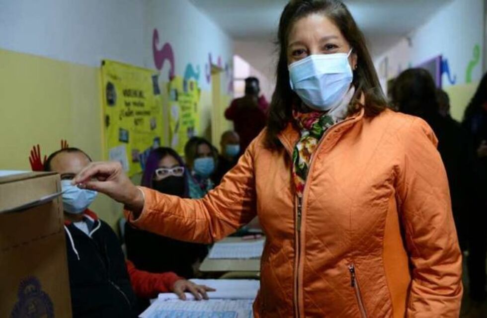 Carreras votó en Bariloche y aseguró que Juntos contribuirá en la “reconstrucción del país”