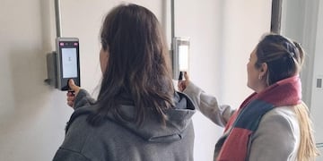 Desde el 2 de junio, el ingreso de los empleados de la EPE será sólo con huella digital