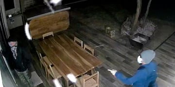 Los sujetos ingresaron al country en cercanías de Malagueño con el rostro tapado para evitar ser identificados. (ElDoce.tv)