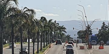 Ingreso a Villa Carlos Paz por la ruta principal de acceso.