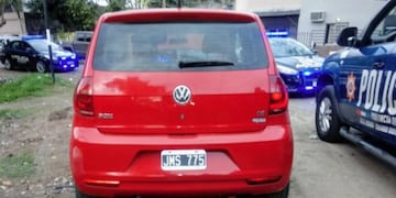 Volkswagen Fox rojo en el que se desplazaban los supuestos asesinos de Argüelles. (Juan José García)