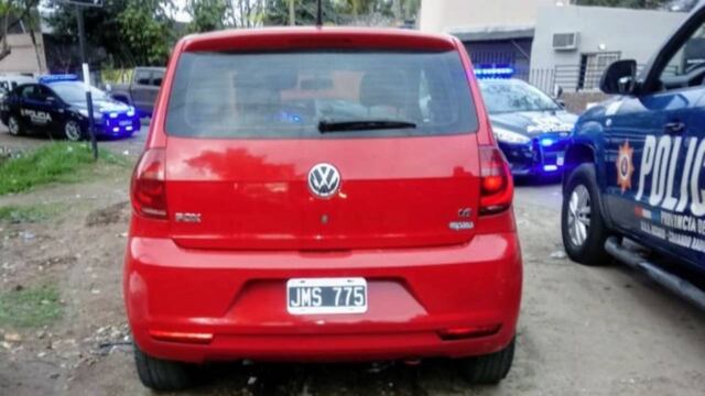 Volkswagen Fox rojo en el que se desplazaban los supuestos asesinos de Argüelles. (Juan José García)