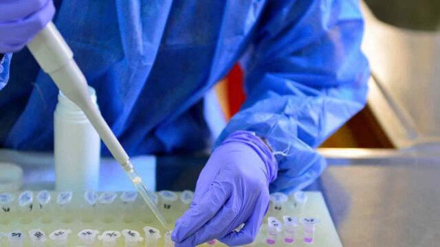 Laboratorio Central de Córdoba, donde se analizan las muestras de la variante Delta.