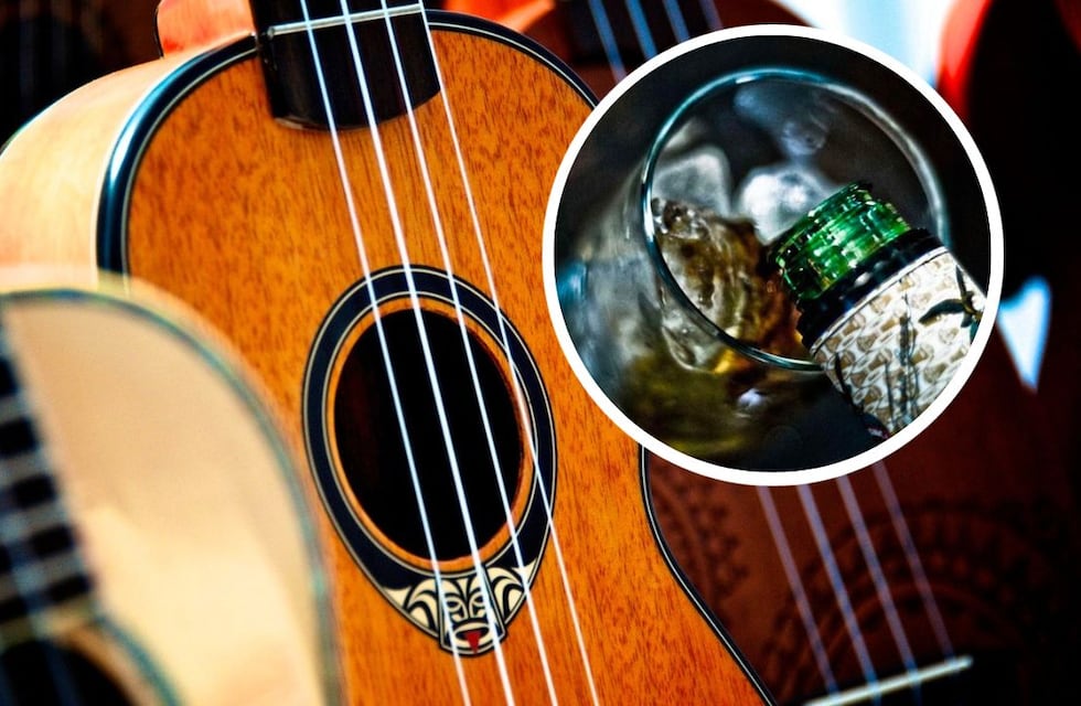 Es de Córdoba, tocó la guitarra con una botella de Fernet y el resultado es furor en las redes