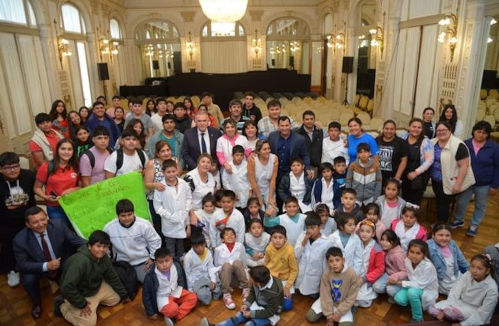Visita de estudiantes a Casa de Gobierno