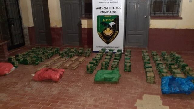 El comando superior de la Agencia Provincial de Delitos Complejos informó sobre la incautación de 100 kilos de hojas de coca en estado natural, en la RN 9.