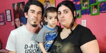 Los papás de Lionel necesitan operar a su hijo antes que el tumor siga creciendo