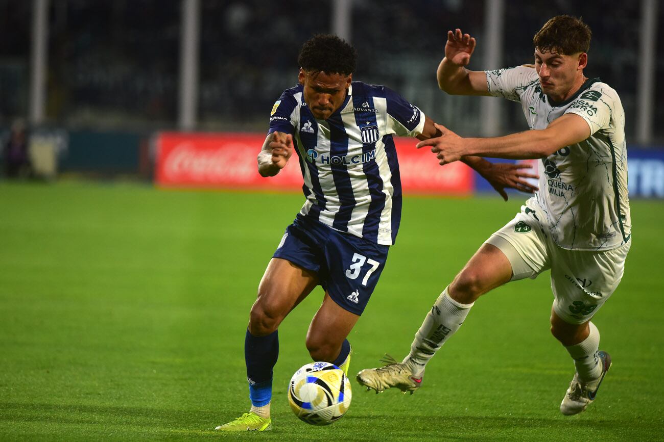 Talleres venció a Sarmiento en el estadio Kempes con gol de Nahuel Bustos.  (Nicolás Bravo / La Voz)