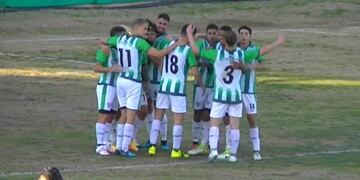 Estudiantes de San Luis ganó por primera vez en el torneo federal A, al derrotar 2-1 a Huracán Las Heras.