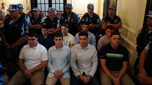 Se retoma el juicio a los Rugbiers acusados de asesinar a Fernando Baez Sosa
Foto clarín