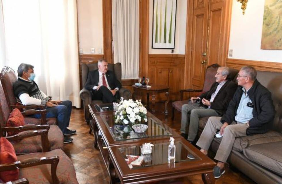 Los trabajadores de la caña fueron recibidos por el Gobernador