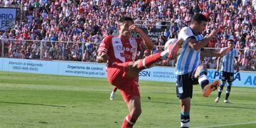 El delantero Fernando Márquez arrastra una molestia muscular luego del empate con Racing en Santa Fe.
