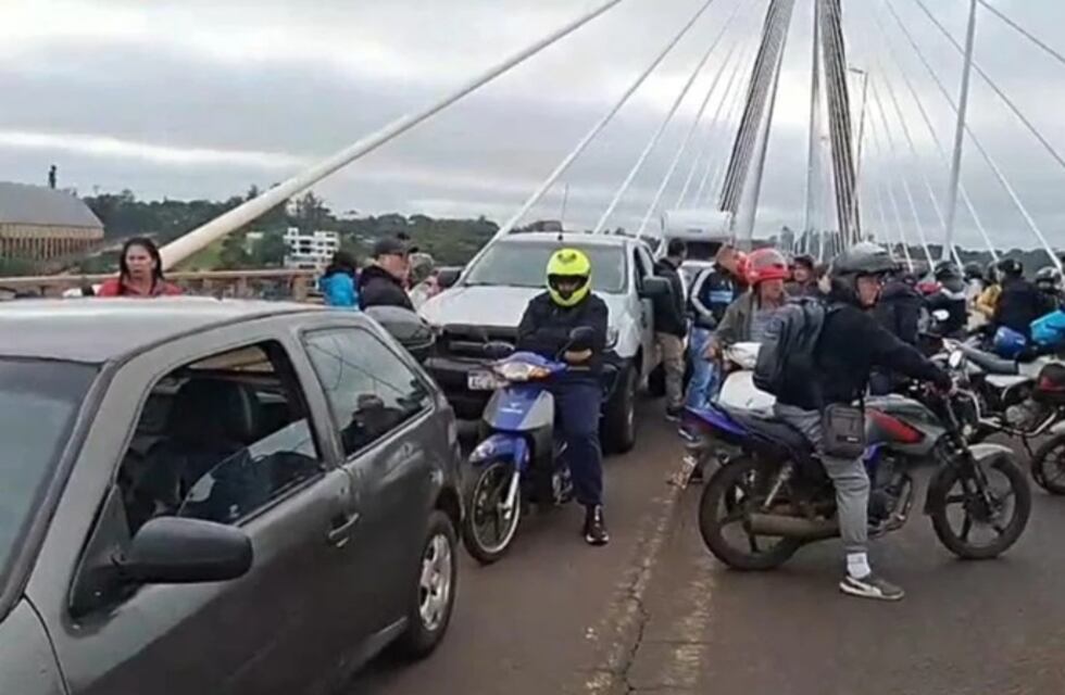 Paseros bloquearon el puente Posadas–Encarnación en protesta por controles fronterizos más estrictos