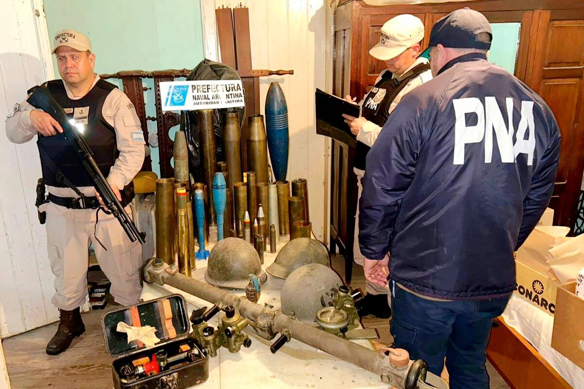 Desarticulan millonario cargamento ilegal de armas y equipamiento militar