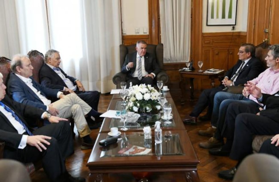 Jaldo se reunió con representantes del sector azucarero de la provincia