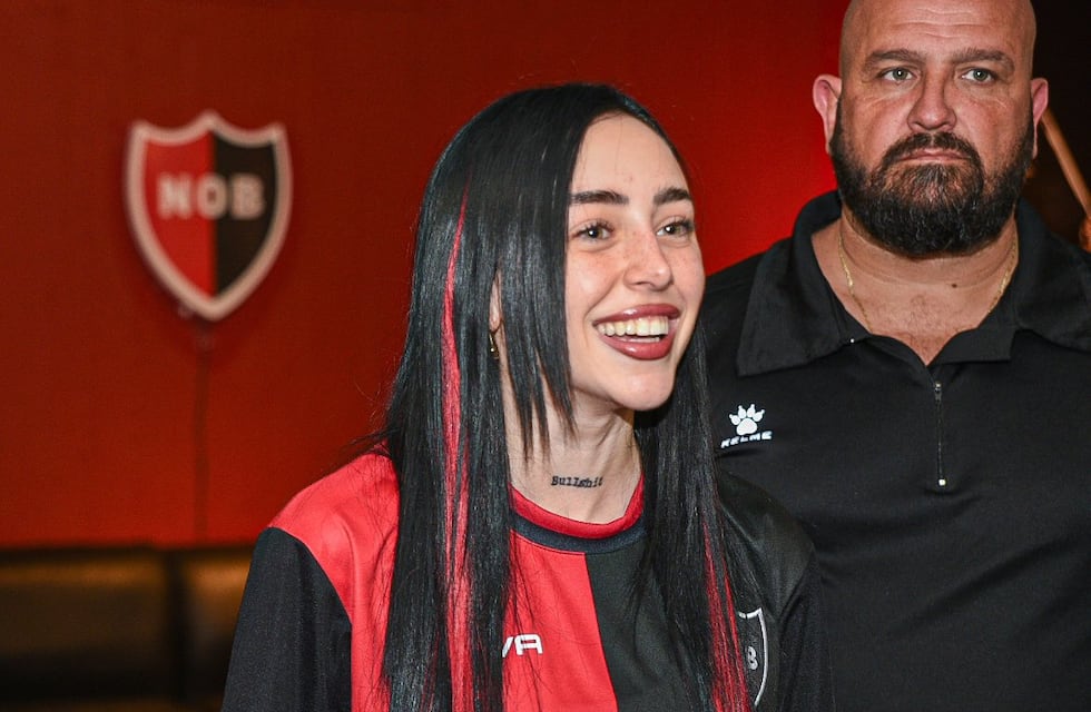 Newell’s escucha: Nicki Nicole cambió la letra de un hit suyo para usarlo en la cancha