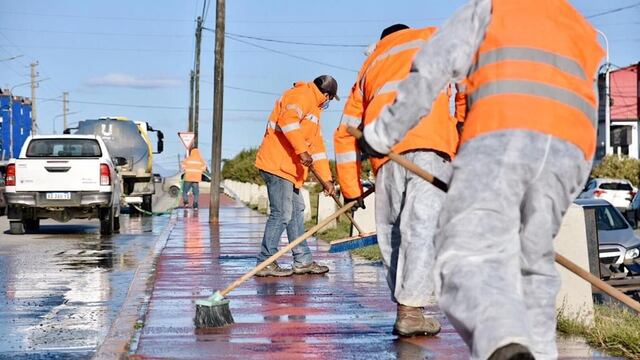 La Municipalidad de Ushuaia continúa con la limpieza de la ciudad.