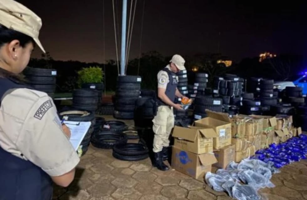 Secuestran millonario cargamento de neumáticos en Puerto Iguazú