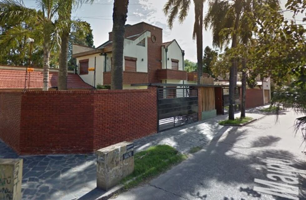 Entradera: cinco ladrones armados abordaron a una familia en Bernal
