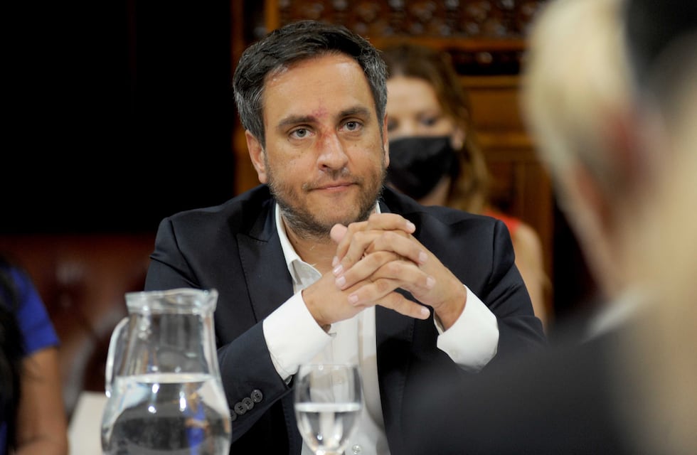 Juan Cabandié apuntó contra Valdés en el Senado: “No podemos intervenir sin el consentimiento del gobernador”