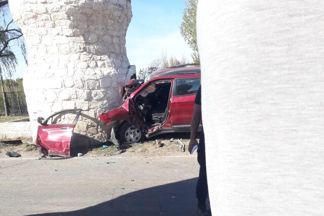 La Fiat Toro del suboficial mayor, Gallardo, quedó destruída. Foto gentileza InfoUco.